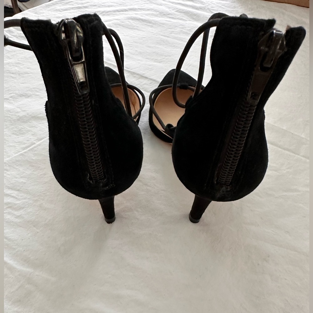 INC International Concepts Black Suede Heels W/Elastic Straps Size 5 - Picture 3 of 6